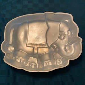 Vintage Wilton Circus Jolly Elephant Aluminum Cake Pan 1974 VGC